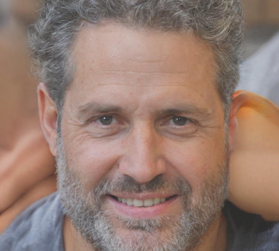 Teamleiter Henrik Lindström in entspannter Arbeitsatmosphäre